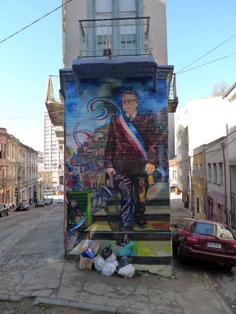 Valparaiso Street Art, kick @ss!
